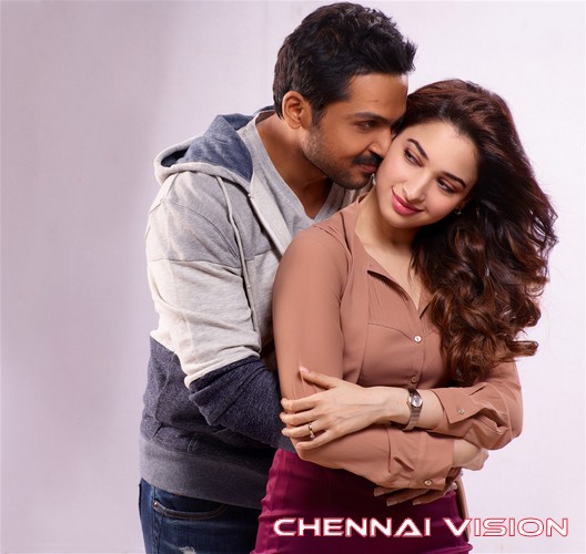 Thozha Tamil Movie Photos by Chennaivision