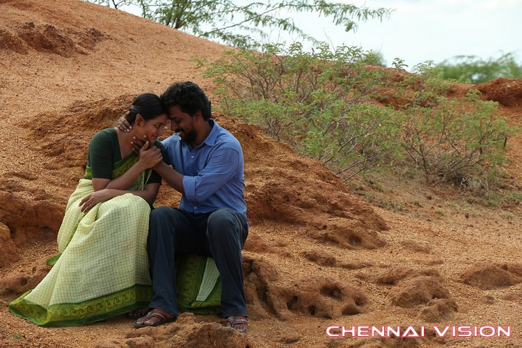 Yendru Thaniyum Tamil Movie Photos by Chennaivision