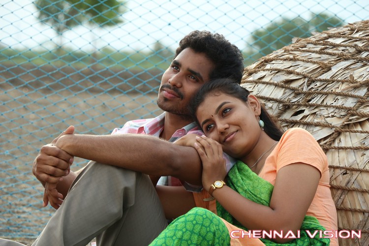 Yendru Thaniyum Tamil Movie Photos by Chennaivision