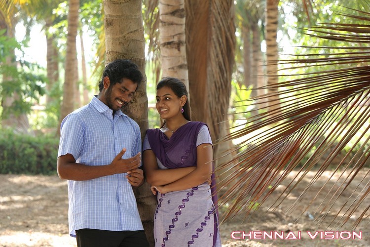 Yendru Thaniyum Tamil Movie Photos by Chennaivision