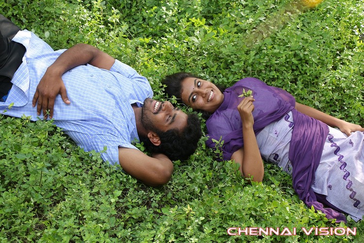 Yendru Thaniyum Tamil Movie Photos by Chennaivision