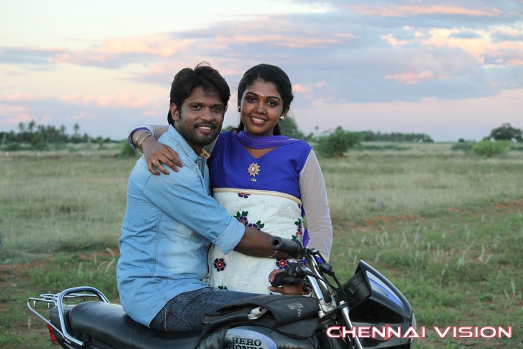 Enakku Veru Yengum Kilaigal Kidaiyathu Tamil Movie Photos