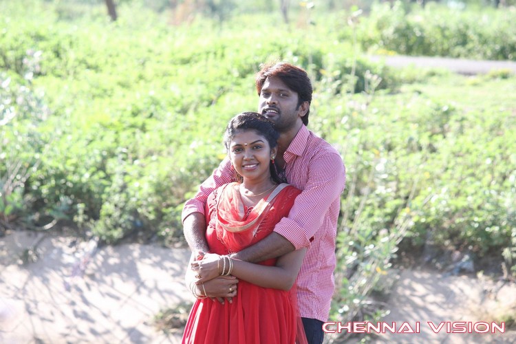 Enakku Veru Yengum Kilaigal Kidaiyathu Tamil Movie Photos