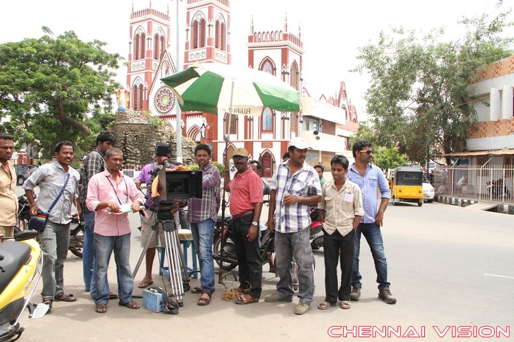 Kandaen Kaathal Kondaen Tamil Movie Working Photos