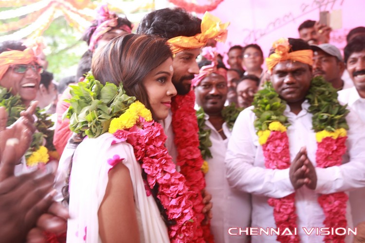 Naan Avalai Sandhitha Pozhudhu Tamil Movie Pooja Photos