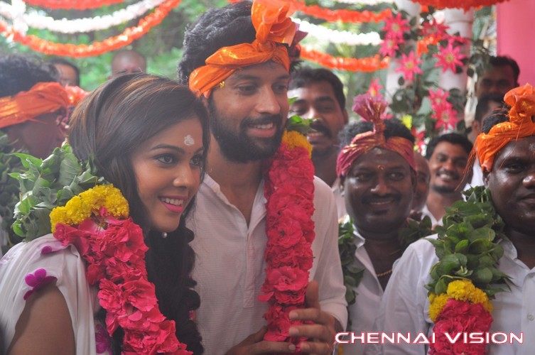 Naan Avalai Sandhitha Pozhudhu Tamil Movie Pooja Photos