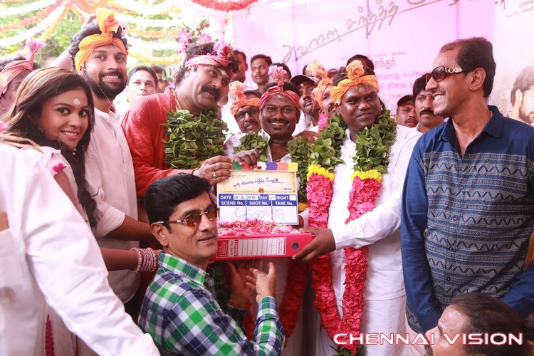 Naan Avalai Sandhitha Pozhudhu Tamil Movie Pooja Photos