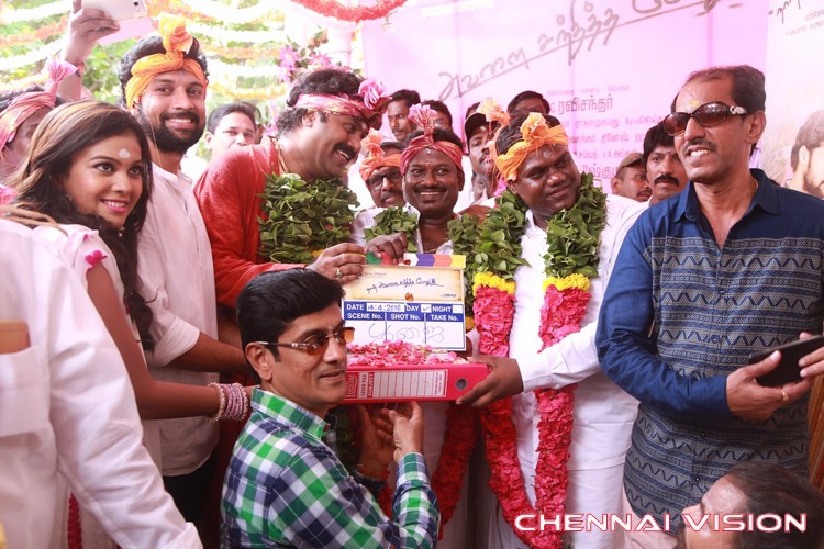 Naan Avalai Sandhitha Pozhudhu Tamil Movie Pooja Photos