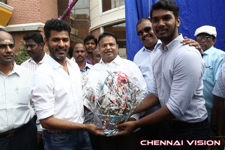 Prabhu Deva Inaugurate Michael Jackson Granite Statue Photos