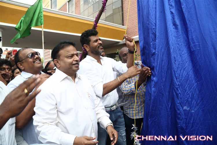 Prabhu Deva Inaugurate Michael Jackson Granite Statue Photos