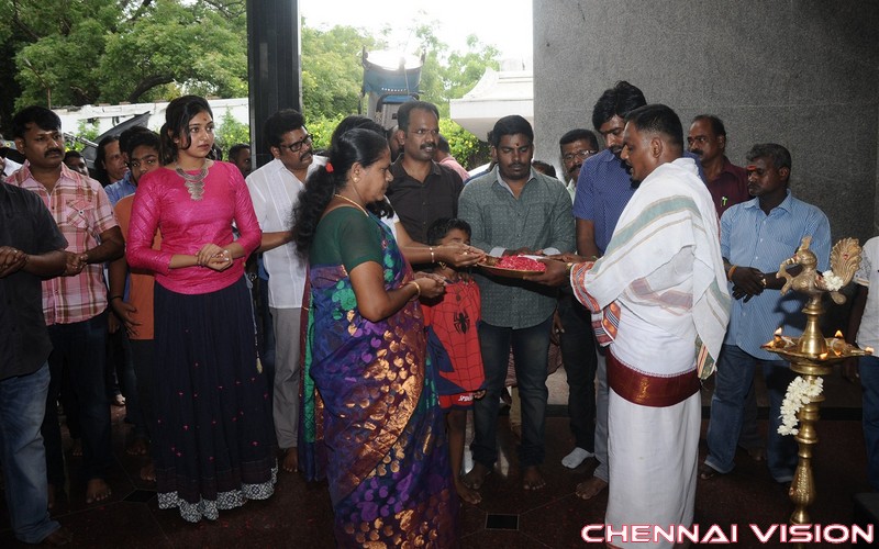 Rekka Tamil Movie Pooja Photos