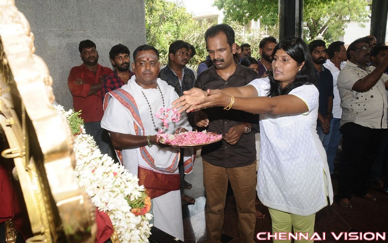 Rekka Tamil Movie Pooja Photos