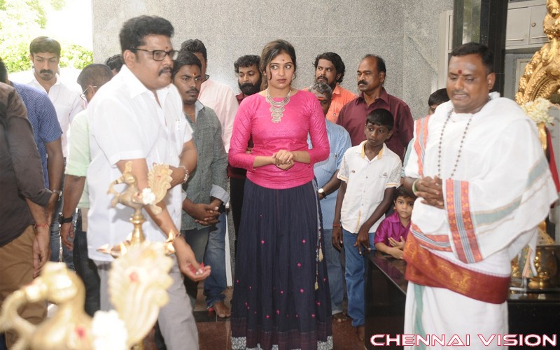 Rekka Tamil Movie Pooja Photos