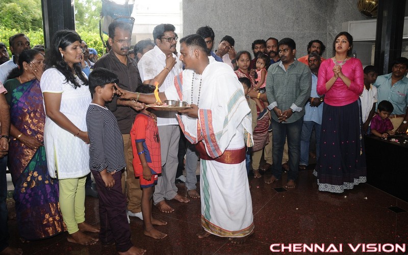 Rekka Tamil Movie Pooja Photos