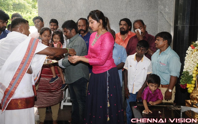 Rekka Tamil Movie Pooja Photos