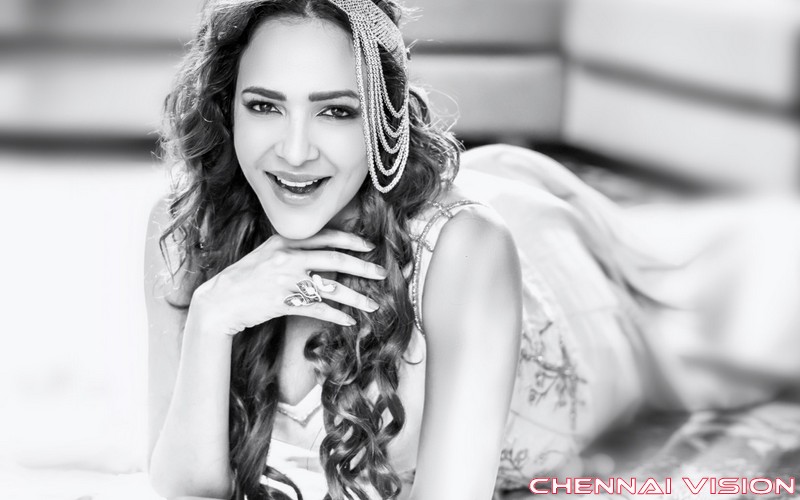 Tamil Actress Lakshmi Manchu Photos