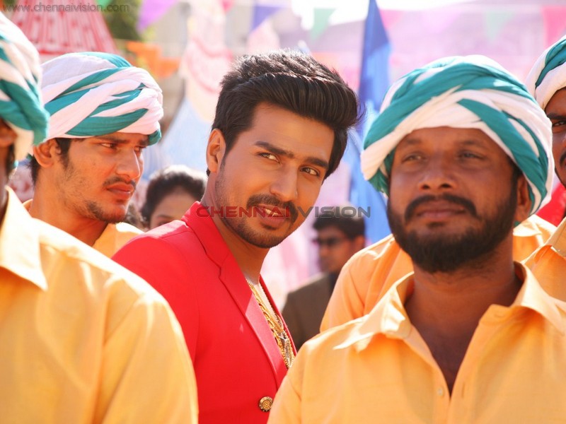 Velainu Vandhutta Vellaikaaran Tamil Movie Photos