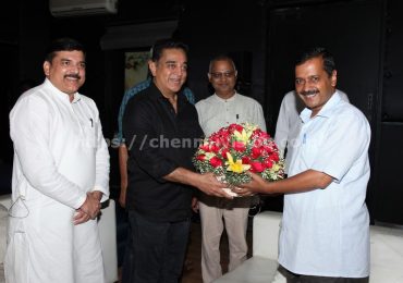 Actor Kamal Haasan Meet Delhi Chief Minister Arvind Kejriwal Photos