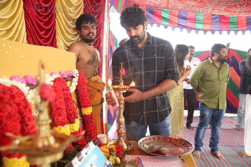 GajiniKanth pooja stills