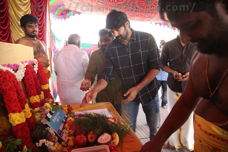 GajiniKanth pooja stills