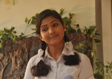 Palli Paruvathile Tamil Movie Review