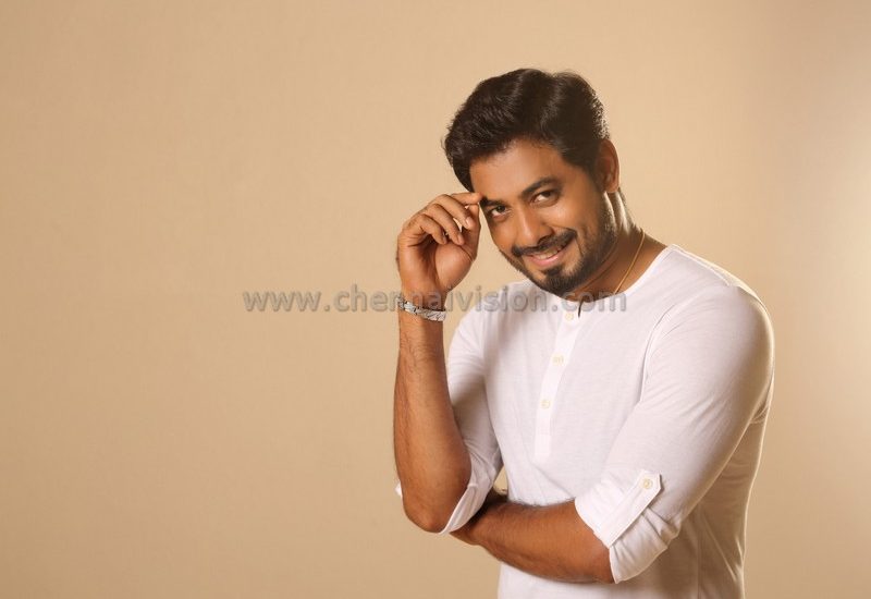 Actor Aari Photos