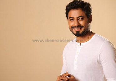 Actor Aari Photos