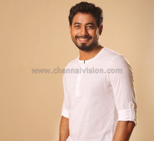 Actor Aari Photos