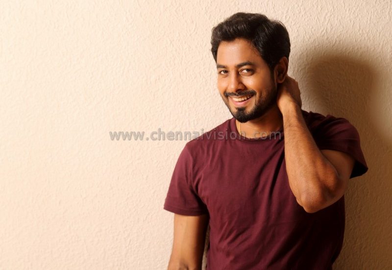 Actor Aari Photos