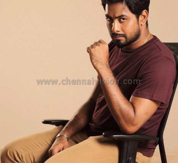 Actor Aari Photos