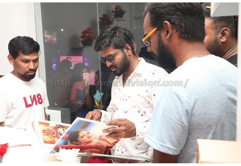 MaKaPa Anandh Launches Wedding Street & Gleeful Cards