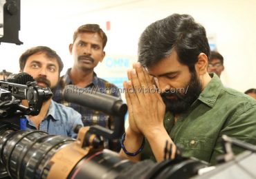 Dhilluku Dhuddu 2 Tamil Movie Pooja Photos