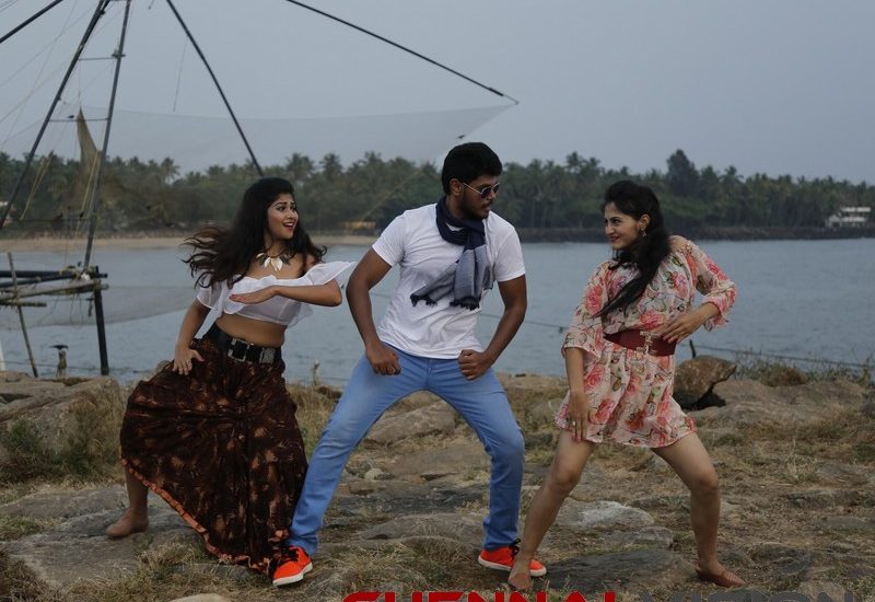 koothan Tamil Movie Photos 10