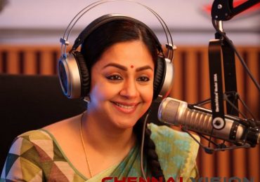 Kaatrin Mozhi Tamil Movie Review