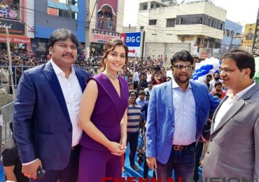 Actress RaashiKhanna launching a Big C store in Rajahmundry Event Photos