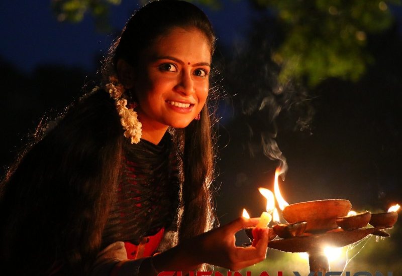 En Kadhali Seen Podura Tamil Movie Photos 17