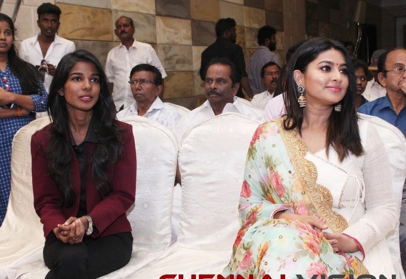 Actress Sneha launched Ryde App 16