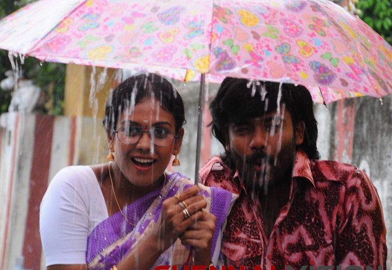 Kadhal Munnetra Kazhagam Tamil Movie Photos 12