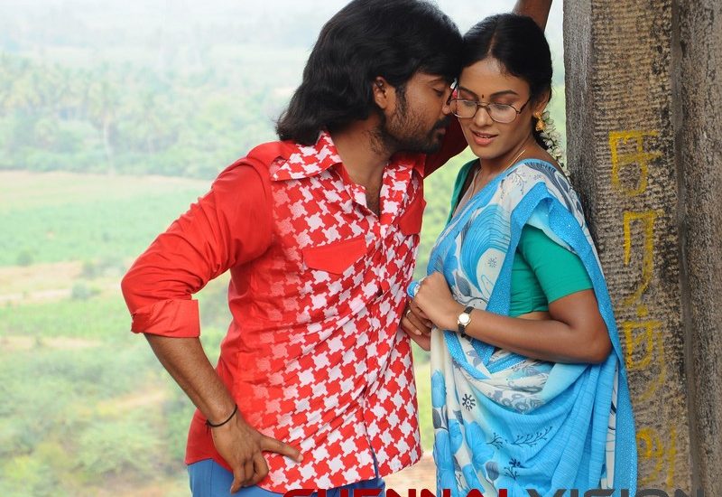 Kadhal Munnetra Kazhagam Tamil Movie Photos 8