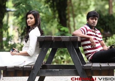 July Kaatril Movie Review