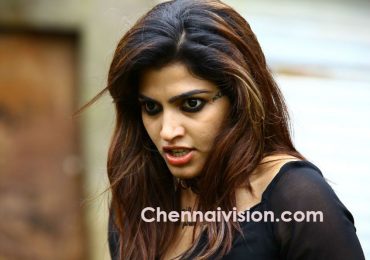 iruttu movie stills