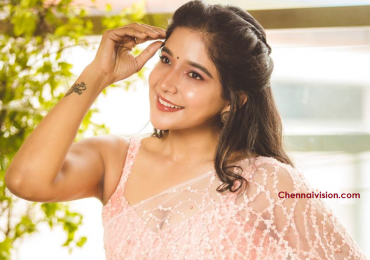 Pretty in Pink! Actress Sakshiagarwal ‬