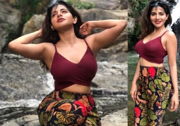 Actress Iswarya Menon Stills