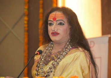 Acharya Mahamandeleshvar Kinnar Akkhada, Laxmi Narayan Tripathi took to social media to praise the Laxmmi Bomb Trailer 