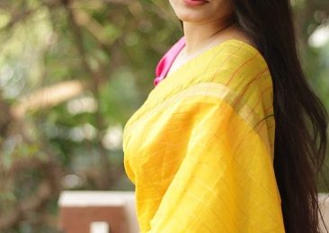இளைய புன்னகை இளவரசி அனித்திராநாயர்
