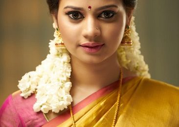 Actress komali