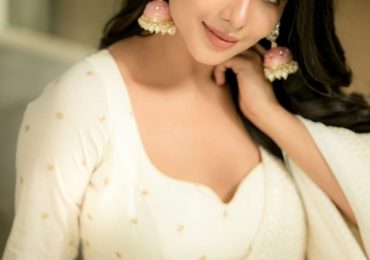 Mesmerising & Expressive Shoot by #NaturalStar #Pavithralakshmi