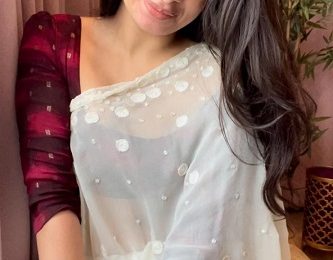 Some new stills of Actress @TanyaHope_offl in a traditional outfit with the laughter shining bright equal to her face ! 