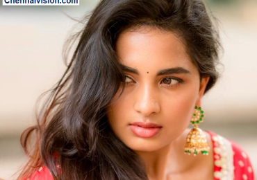 Actress Srushti Dange new stills