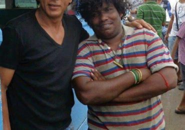 Actor Yogi Babu with  Actor Shah Rukh Khan